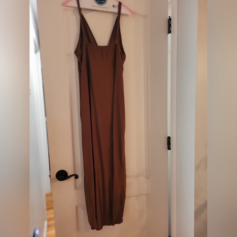 Elegant Brown Maxi Dress - Picture 2 of 5